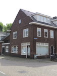 908642 Gezicht op het winkelhoekpand Oltmansstraat 25 / H.J. Schimmelstraat 6 te Utrecht, met op de voorgrond de H.J. ...